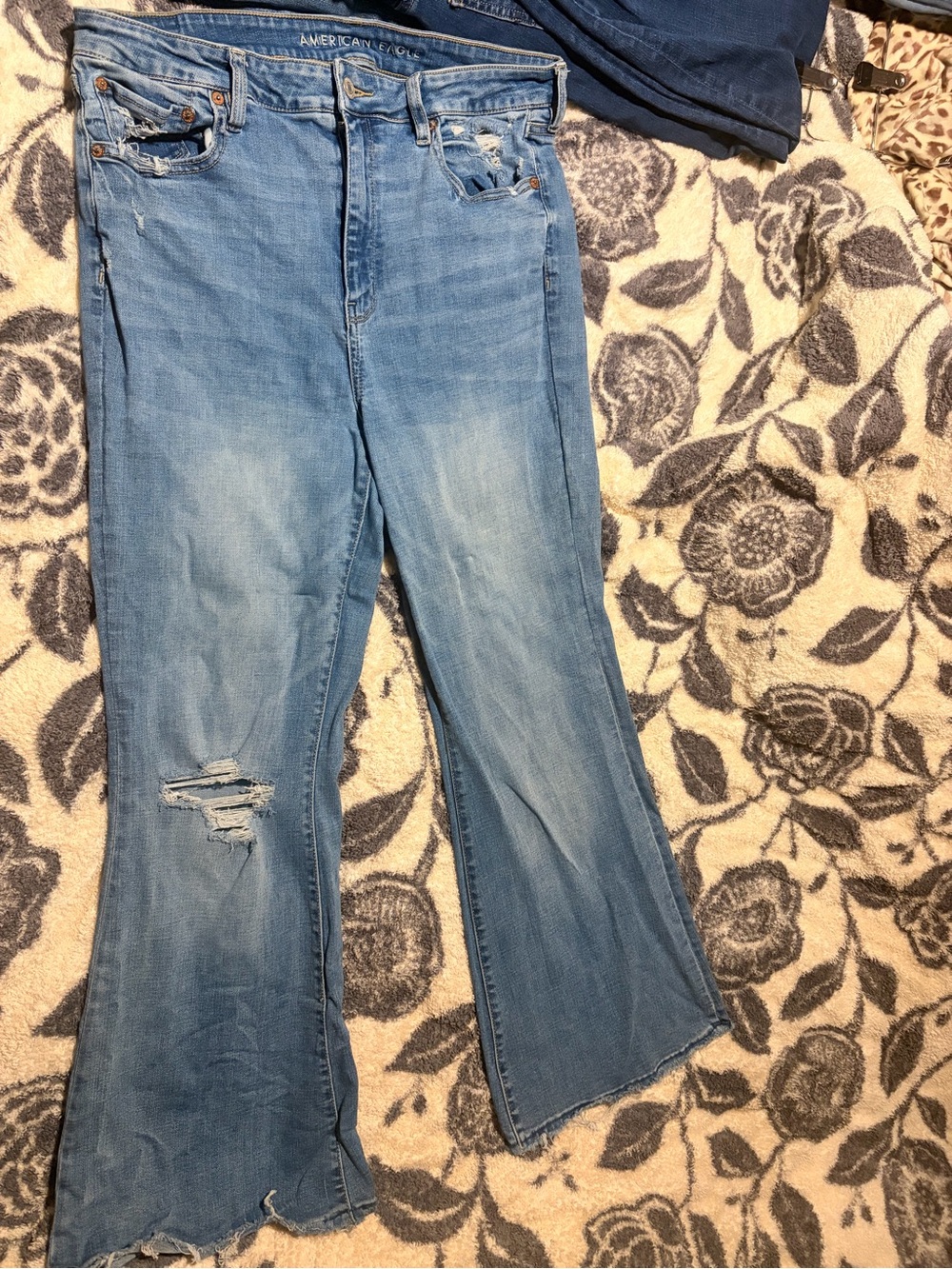 American Eagle High-Waisted Flare Jean Women's Blue Jeans
